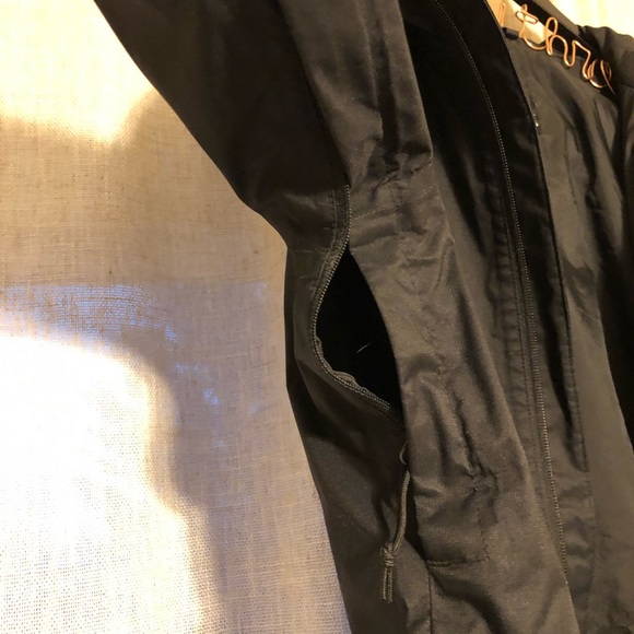 North Face Rain Jacket - Picture 5 of 6